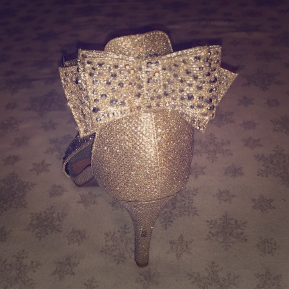 Shoes - High heels silver with bow